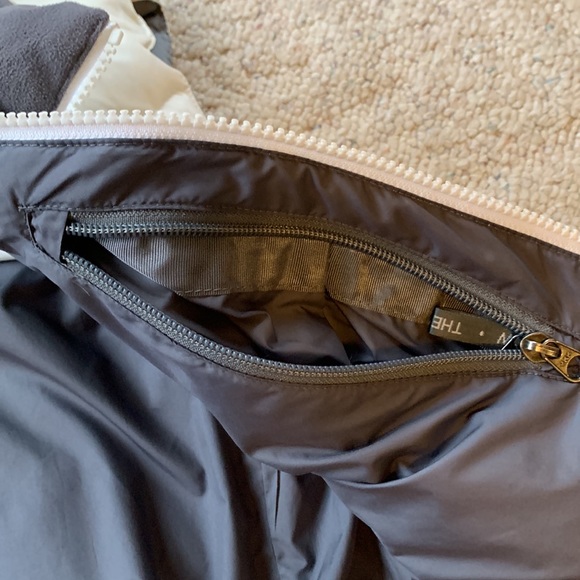 NorthFace Dowm Vest - Picture 10 of 11